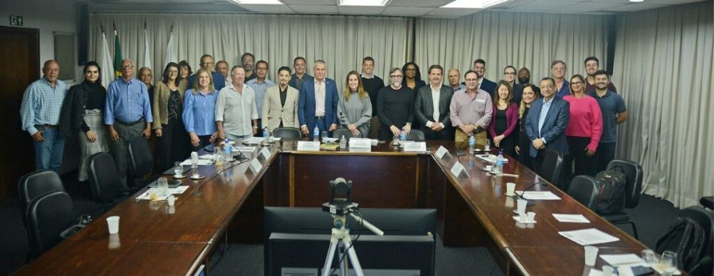 Seminário debate desafios e oportunidades da mineração de gemas