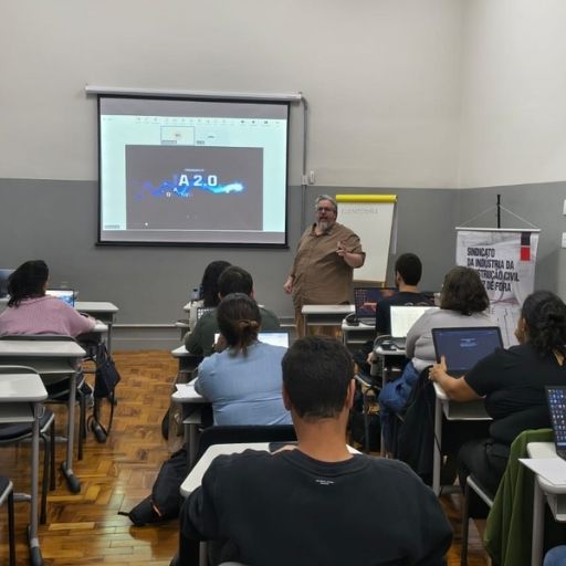 FIEMG Competitiva capacita empresas da construção para aplicar inteligência artificial nos negócios