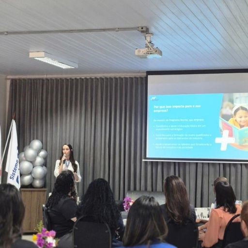 Café Empresarial debate desafios da gestão de pessoas em Governador Valadares
