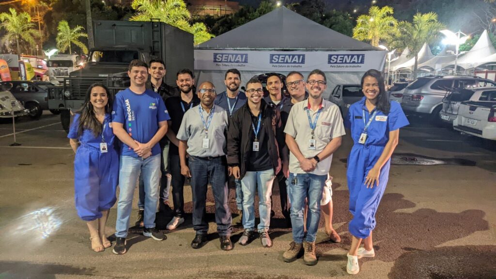 SENAI participa do Encontro do Automóvel Antigo em Juiz de Fora