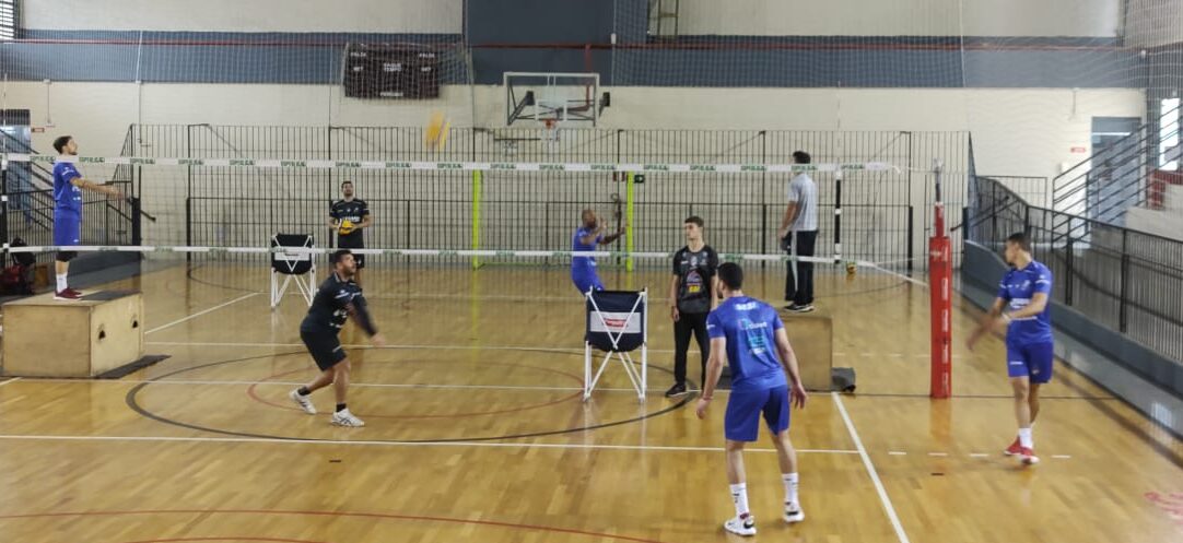 Equipe profissional do JF Vôlei volta a treinar no SESI Esportes JF 
