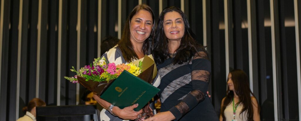 Diploma Mulher-Cidadã Carlota Pereira de Queirós
