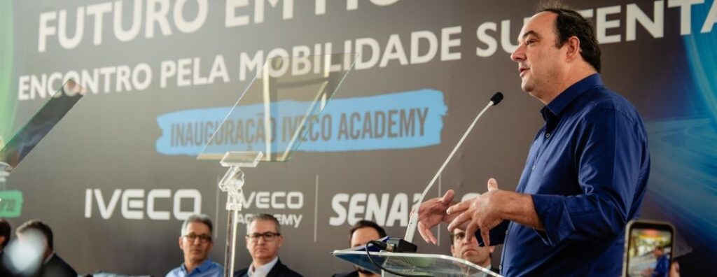 SENAI e IVECO inauguram centro de treinamento profissional para indústria automotiva