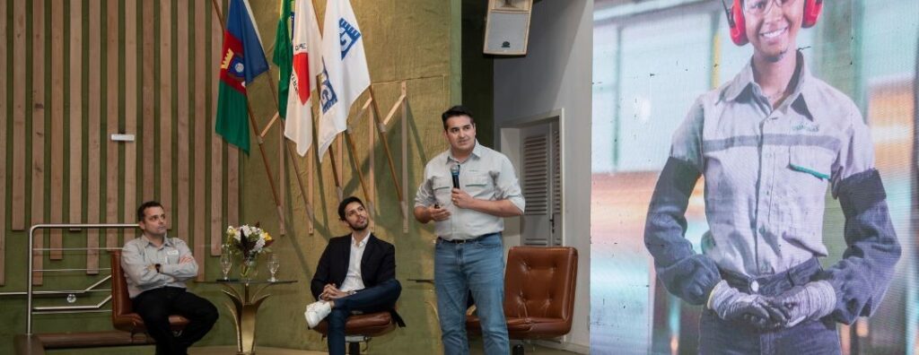 Bate-papo com a indústria aproxima estudantes do SESI e indústrias do Vale do Aço
