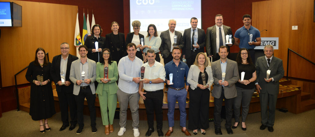 Representantes das empresas premiadas pelo CIN e pela FIEMG