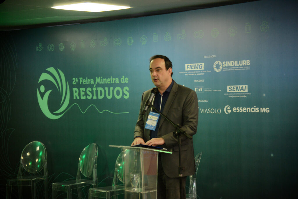 Flávio Roscoe reitera a importância do setor de resíduos para a indústria mineira.