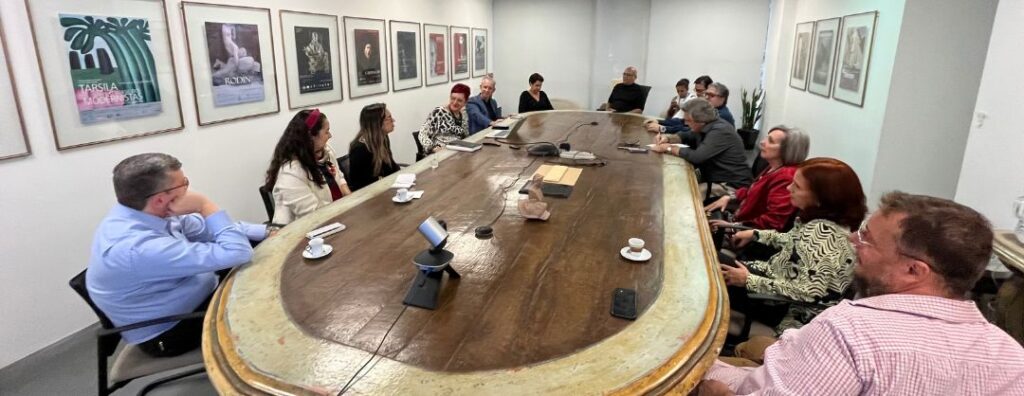 Conselho de Educação e Treinamento é convidado para mergulhar nas múltiplas potencialidades da arte como ferramenta de educação na Casa FIAT de Cultura