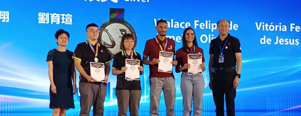 Alunos do SENAI se preparam para a WorldSkills Lyon em amistoso na China