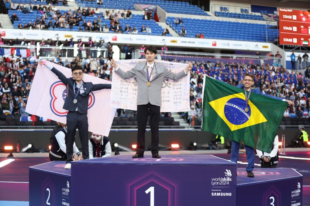 João Luiz Diniz Carvalho conquistou a medalha de bronze na modalidade #01 Mecânica Industrial