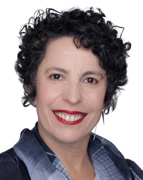 Flávia Soares