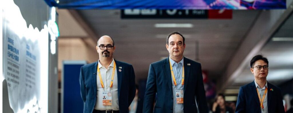 Presidente da FIEMG encerra missão com visita à China International Import Expo (CIIE)