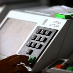 Urna Eletrônica (1)